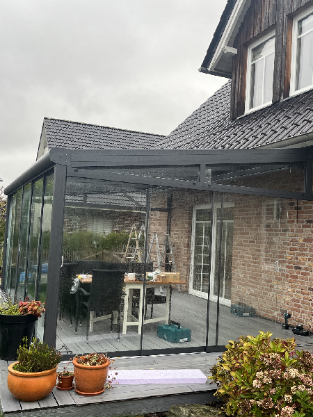 Wintergarten aus Glas